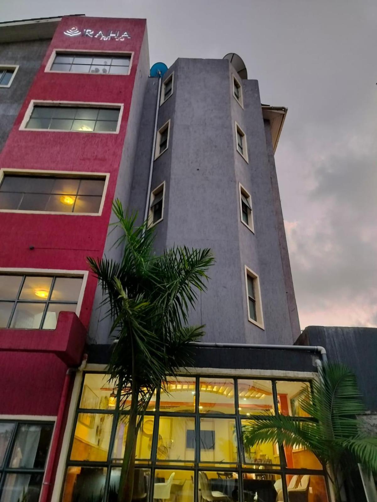 Raha Suites Nairobi Bagian luar foto