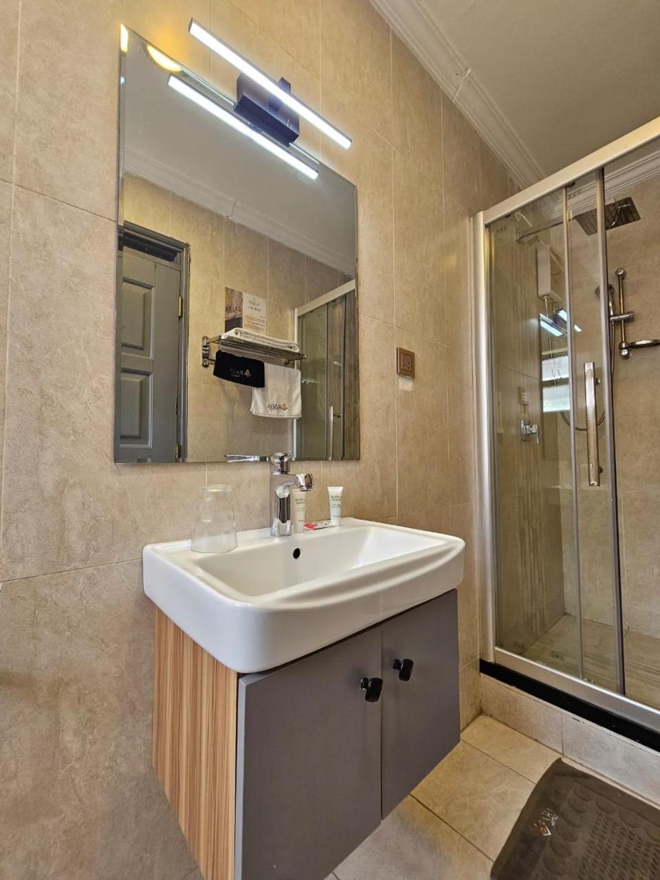 Raha Suites Nairobi Bagian luar foto